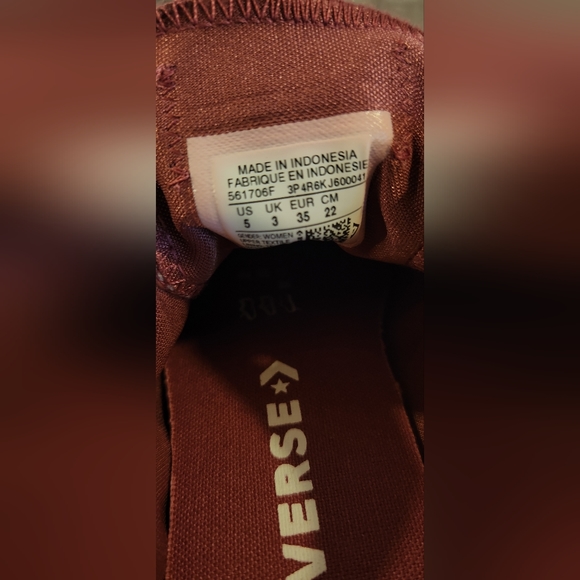 "Chucks" Chuck Taylor, Converse Limited Edition Raspberry Sueded Size 5 - Picture 5 of 8